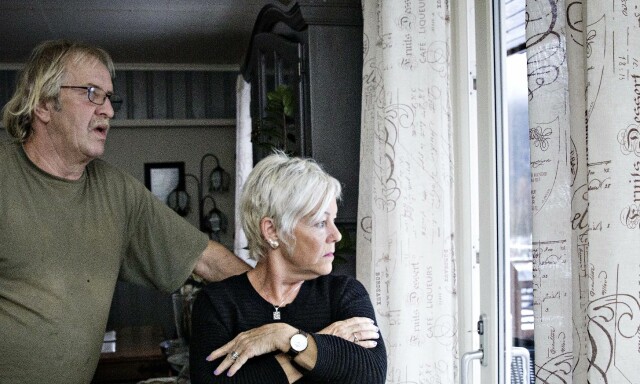 - Han satt oppå henne. Så falt hun bakover og ble liggende